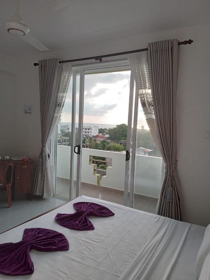 Para Inn Residence Dehiwala-Mount Lavinia Bagian luar foto