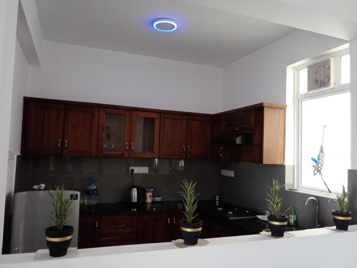 Para Inn Residence Dehiwala-Mount Lavinia Bagian luar foto