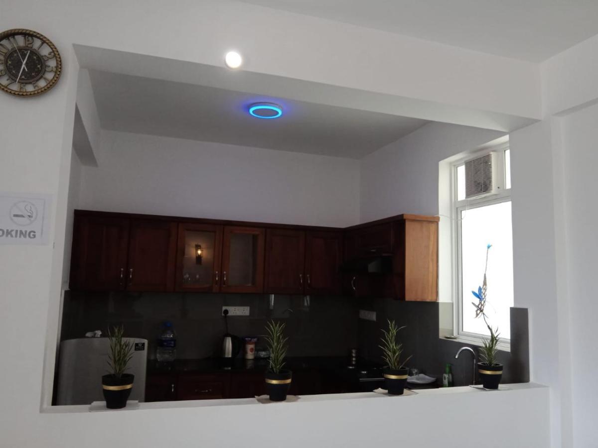 Para Inn Residence Dehiwala-Mount Lavinia Bagian luar foto